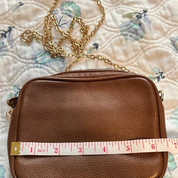 Michael Kors Tan Leather Crossbody Bag with Gold Chain - Picture 2 of 3